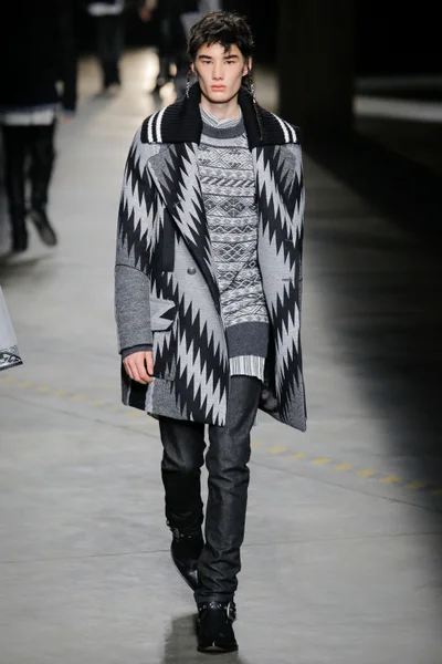 Look 19